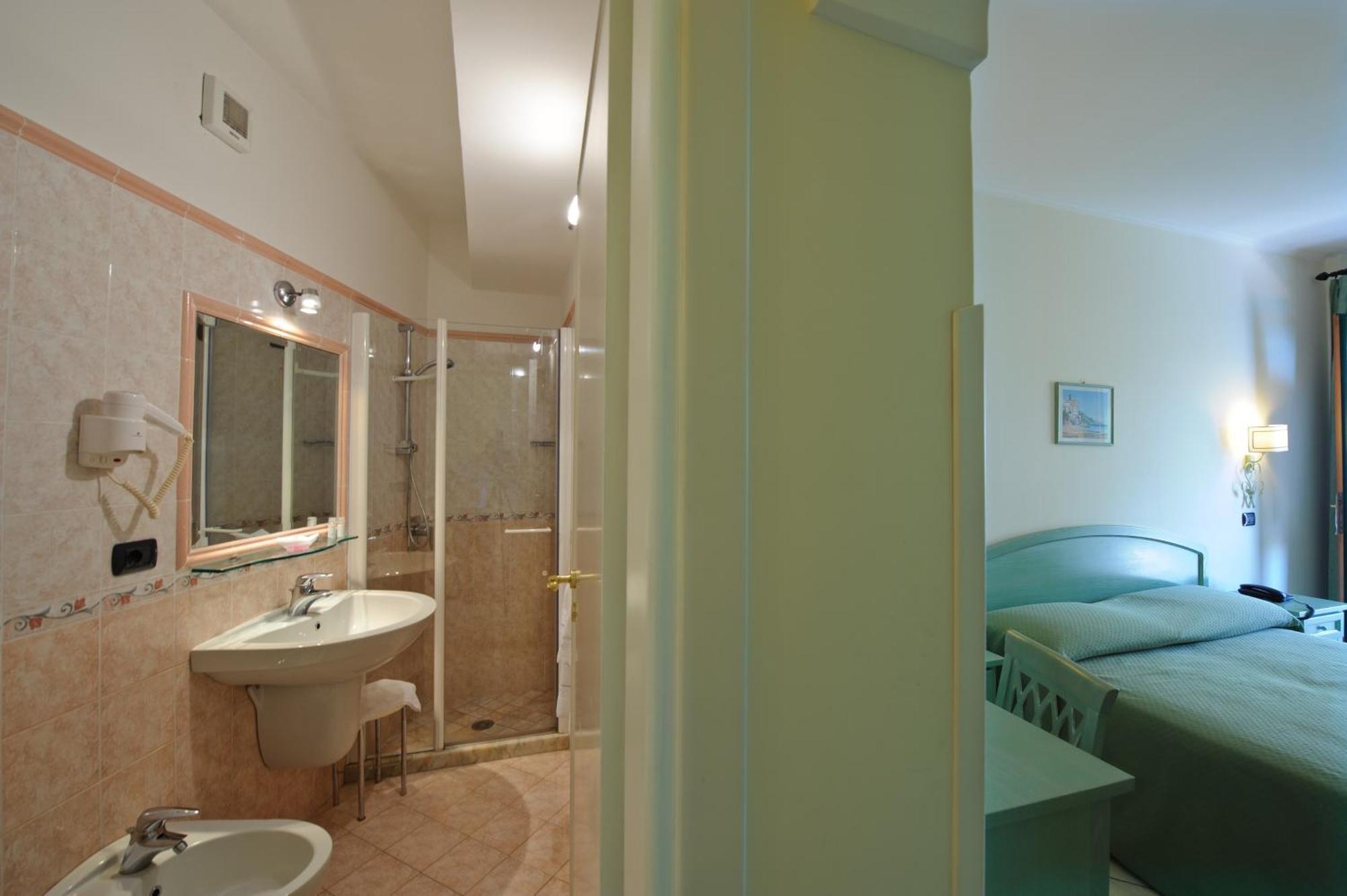 Hotel La Pergola Amalfi Luaran gambar