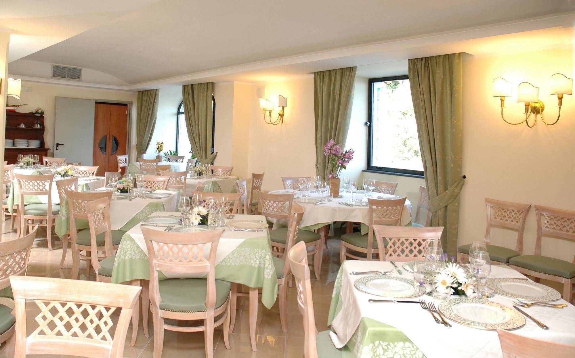 Hotel La Pergola Amalfi Luaran gambar