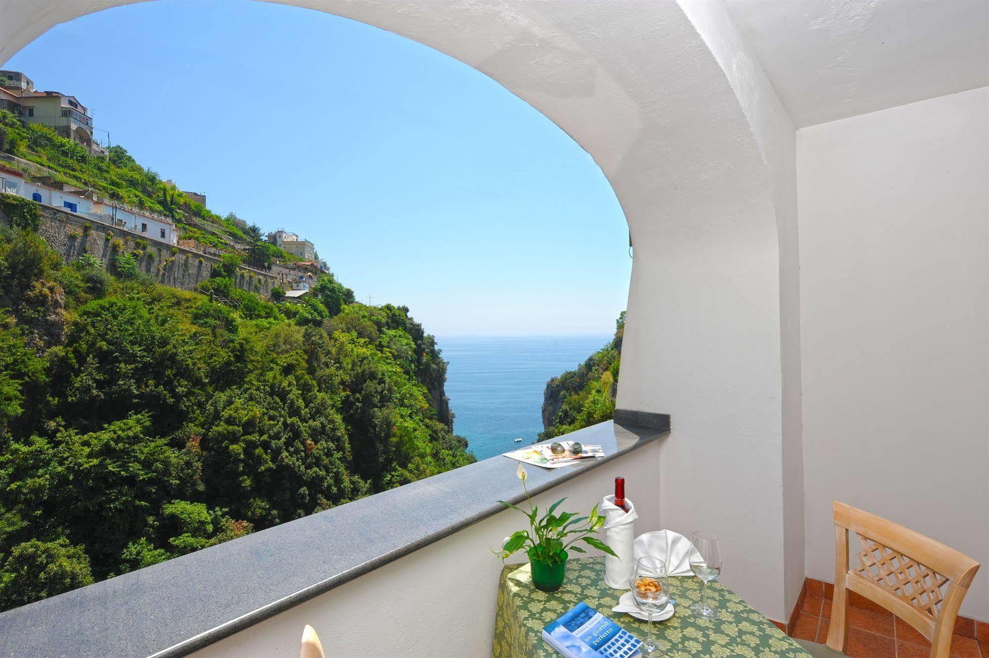 Hotel La Pergola Amalfi Luaran gambar
