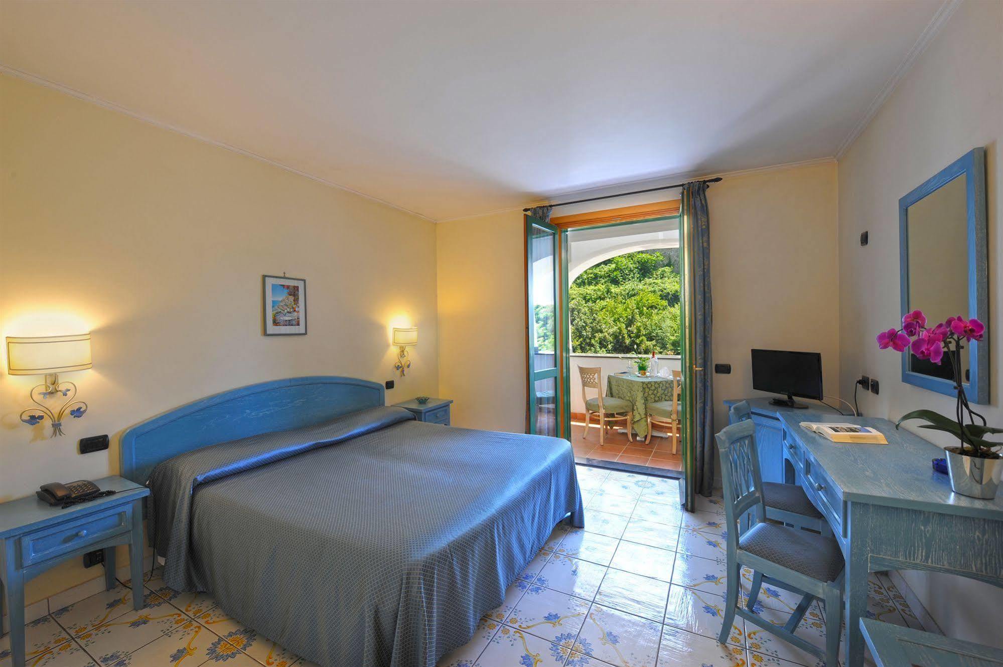 Hotel La Pergola Amalfi Luaran gambar